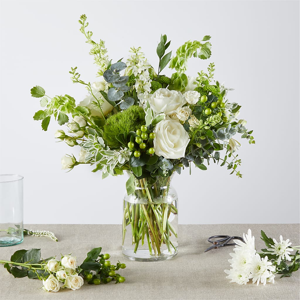 Irish Garden - A Florist Original – SHINKLES' FLOWER SHOP & GREENHOUSE, Temperance MI