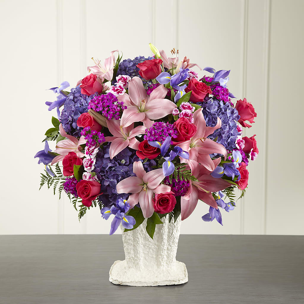 We Fondly Remember Arrangement – SHINKLES' FLOWER SHOP & GREENHOUSE, Temperance MI