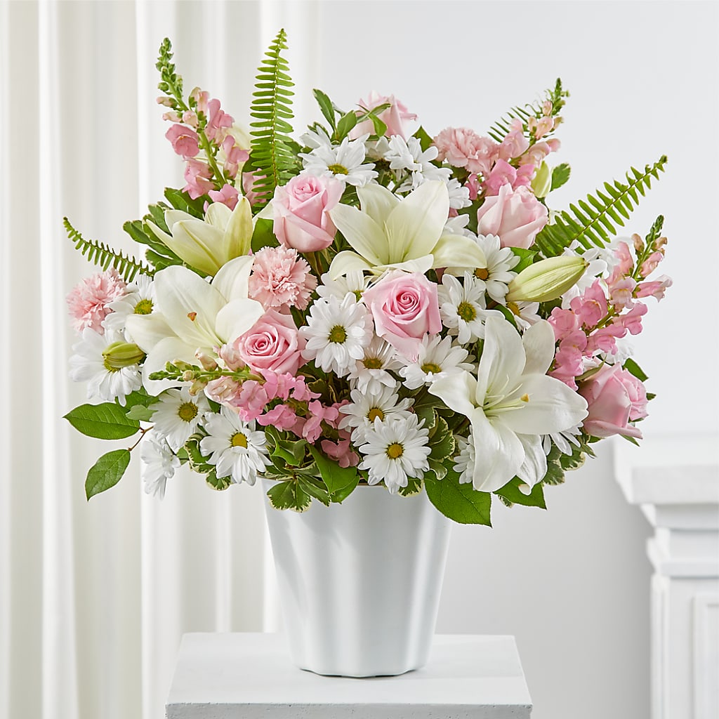 Soft Touch Tabletop Basket – SHINKLES' FLOWER SHOP & GREENHOUSE, Temperance MI