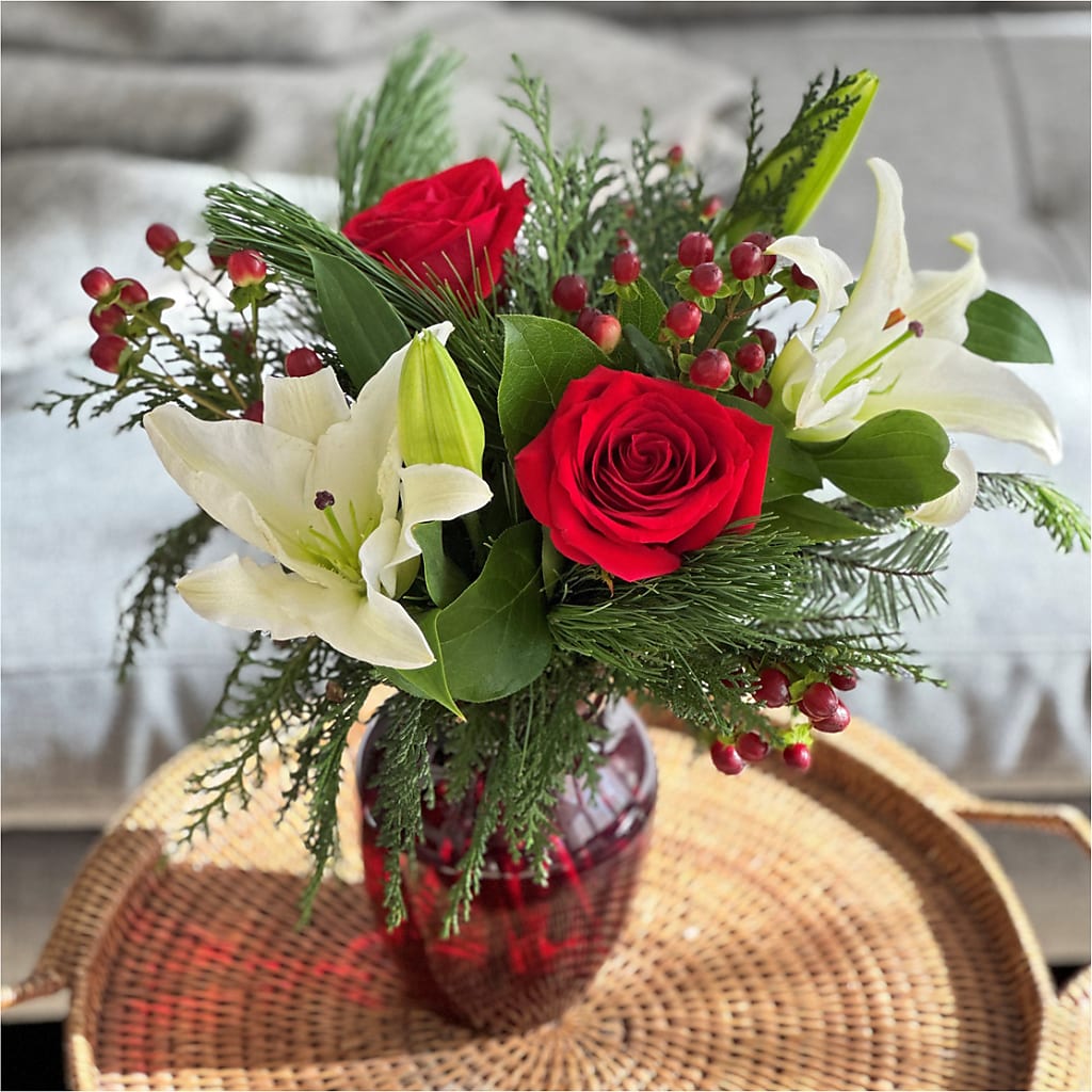 Evergreen Delight Bouquet – SHINKLES' FLOWER SHOP & GREENHOUSE, Temperance MI