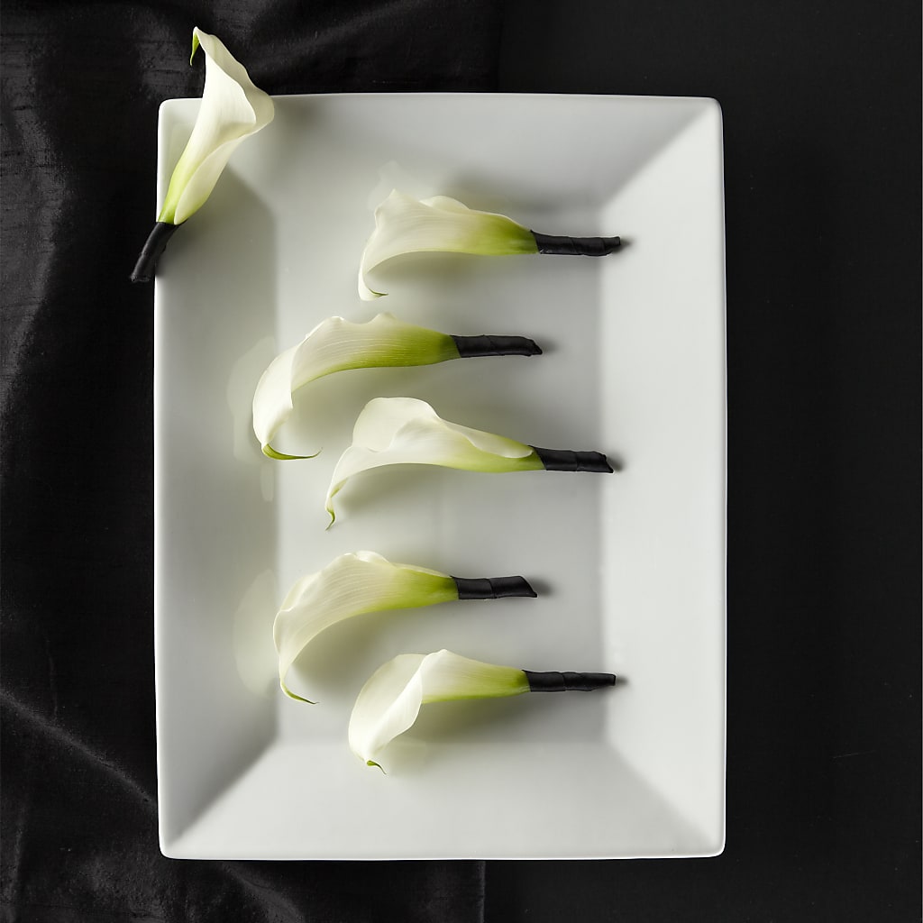 Calla Lily Promise Boutonniere – SHINKLES' FLOWER SHOP & GREENHOUSE, Temperance MI