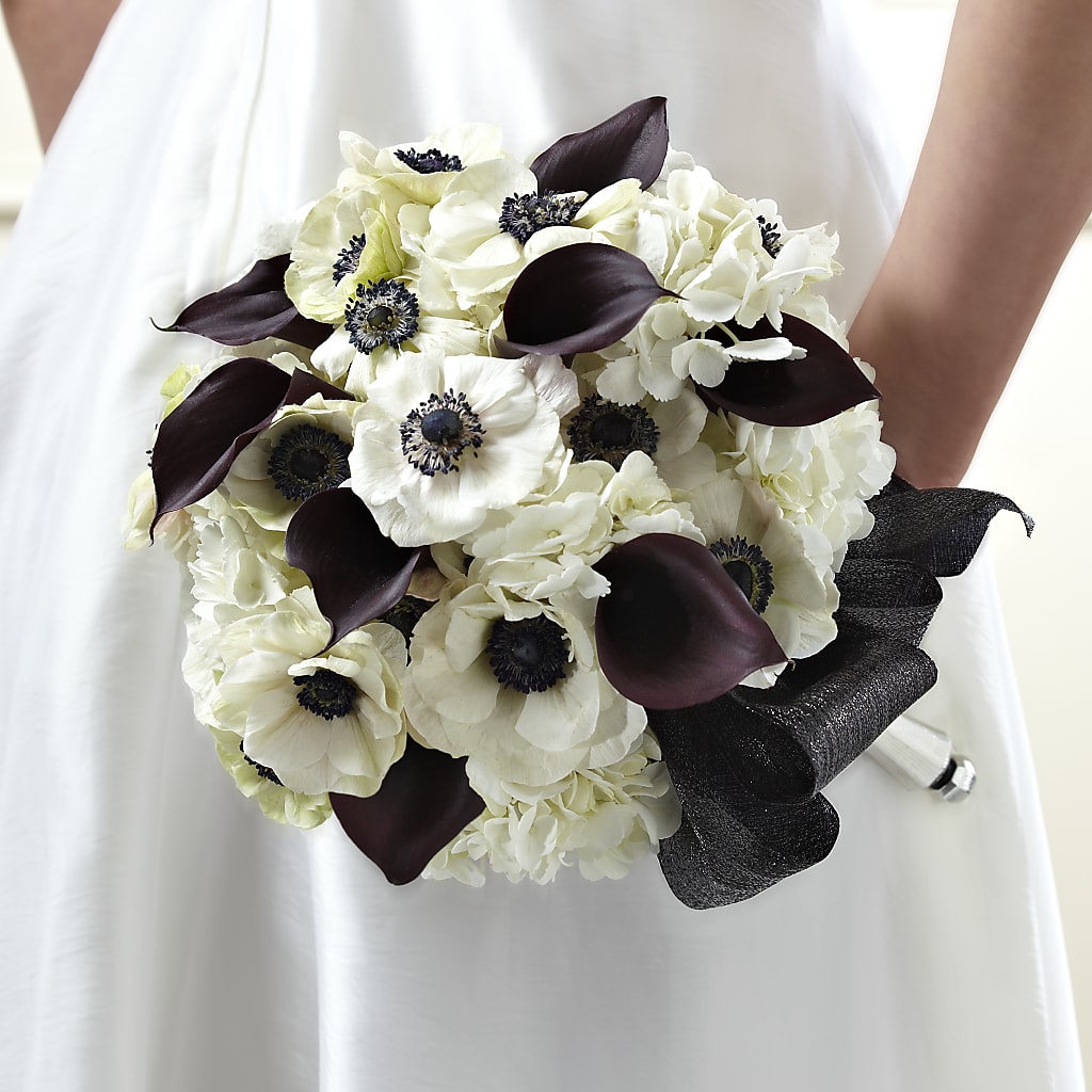 To Have and To Hold Bouquet – SHINKLES' FLOWER SHOP & GREENHOUSE, Temperance MI