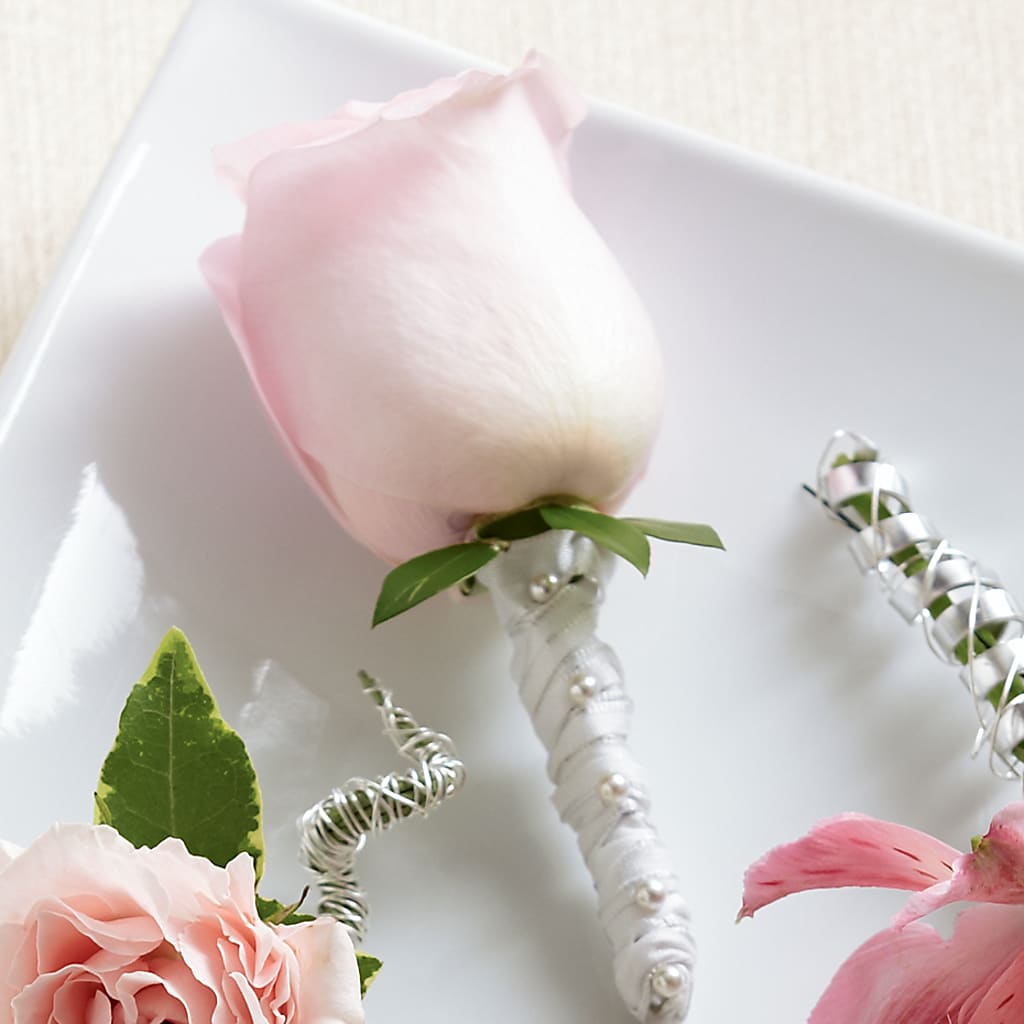 Pink Rose Boutonniere – SHINKLES' FLOWER SHOP & GREENHOUSE, Temperance MI