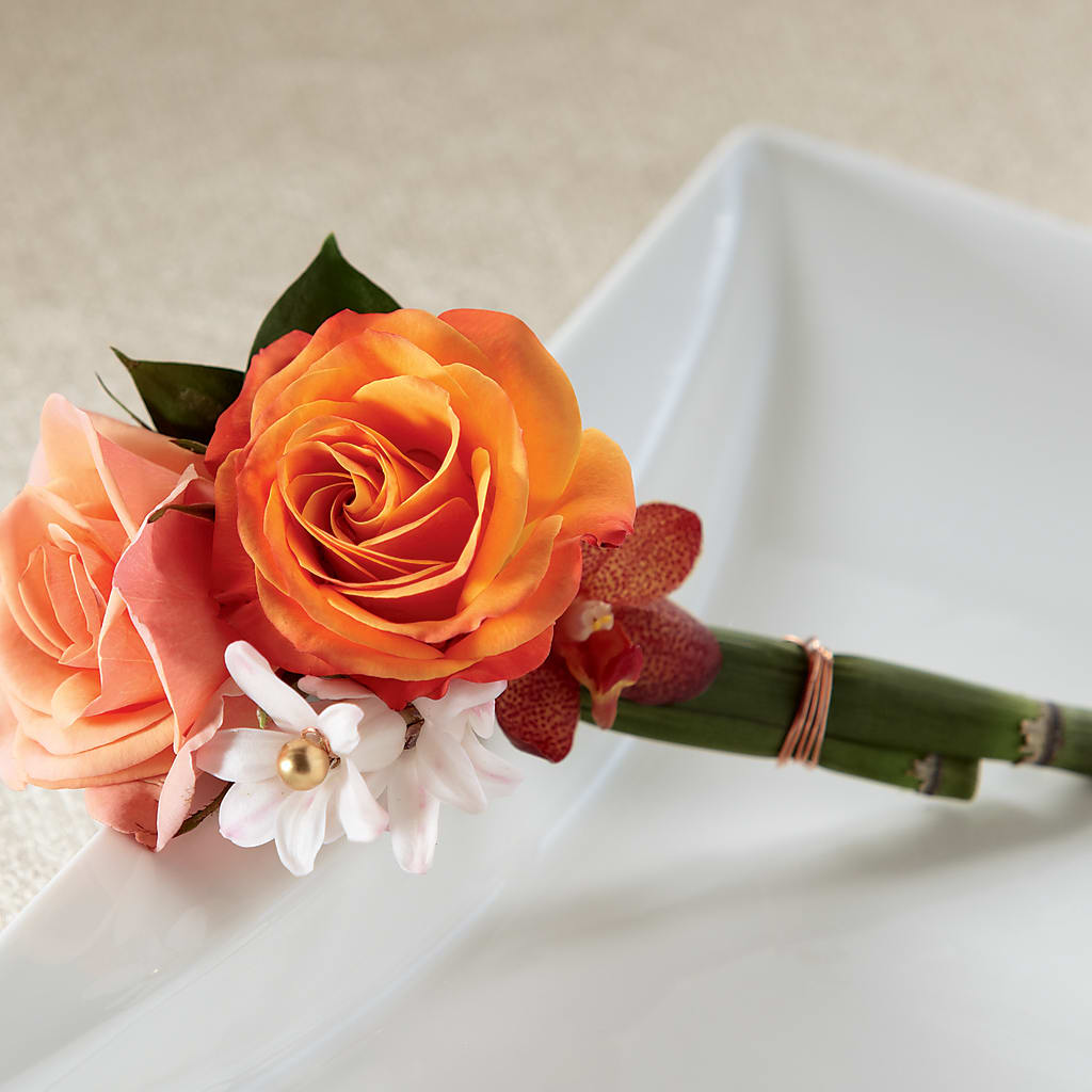 Sunset Dream Boutonniere – SHINKLES' FLOWER SHOP & GREENHOUSE, Temperance MI