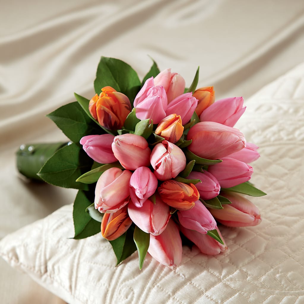 Embraceable Bouquet – SHINKLES' FLOWER SHOP & GREENHOUSE, Temperance MI