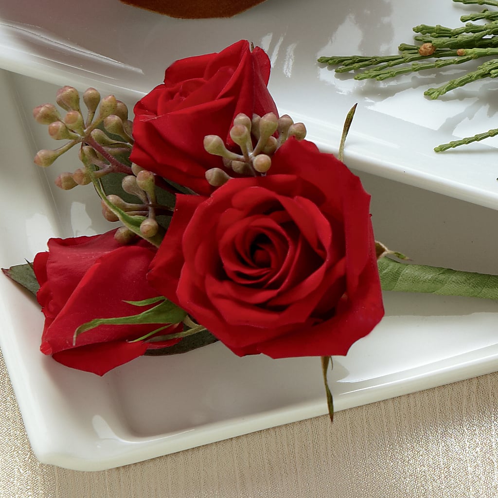 Red Spray Rose Boutonniere – SHINKLES' FLOWER SHOP & GREENHOUSE, Temperance MI