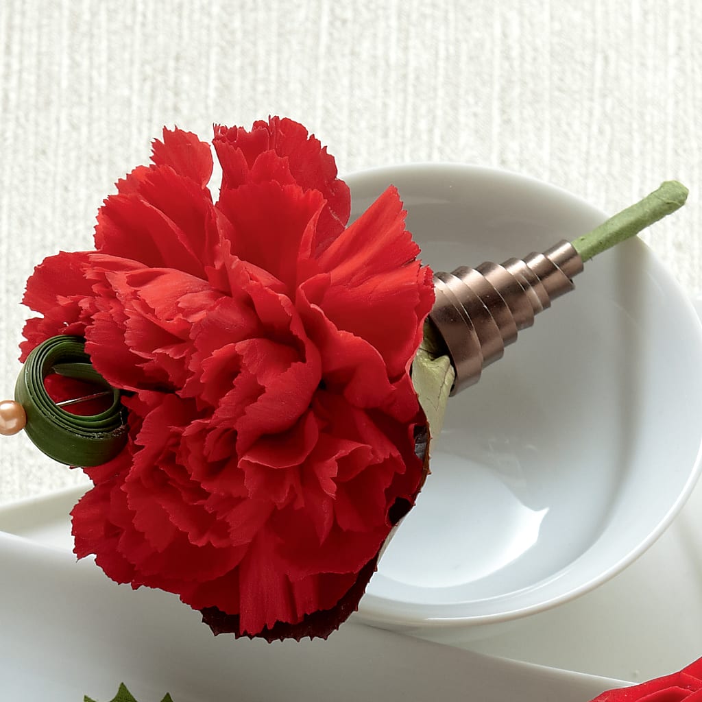 Red Carnation Boutonniere – SHINKLES' FLOWER SHOP & GREENHOUSE, Temperance MI