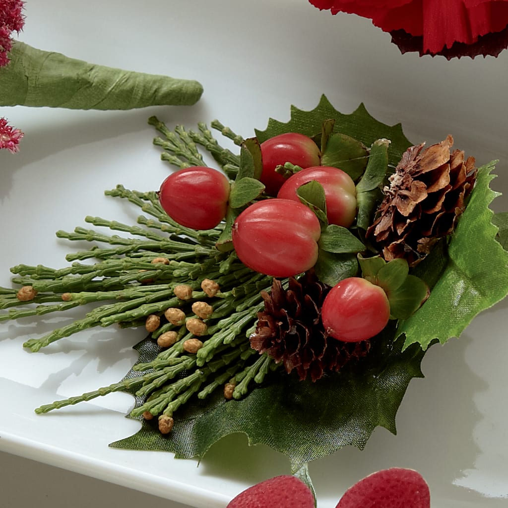 Red Berry Boutonniere – SHINKLES' FLOWER SHOP & GREENHOUSE, Temperance MI