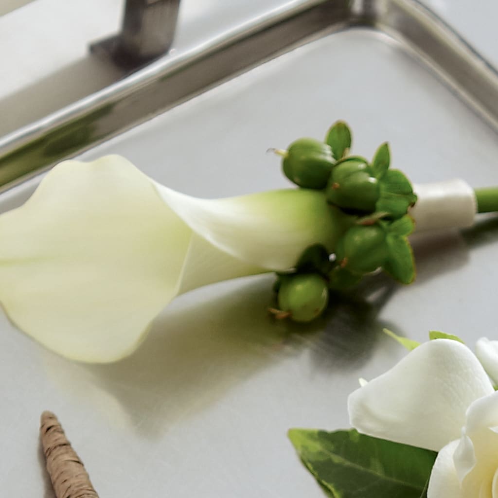 White Calla Boutonniere – SHINKLES' FLOWER SHOP & GREENHOUSE, Temperance MI