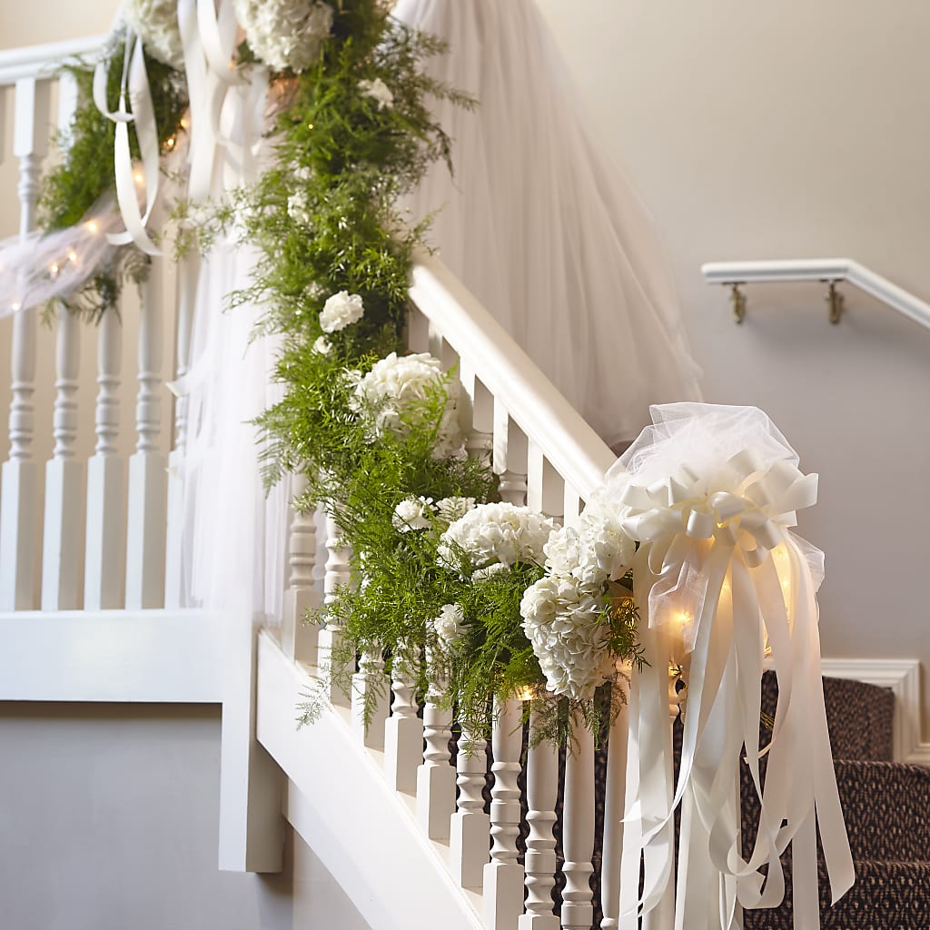 Champagne Dreams Garland – SHINKLES' FLOWER SHOP & GREENHOUSE, Temperance MI