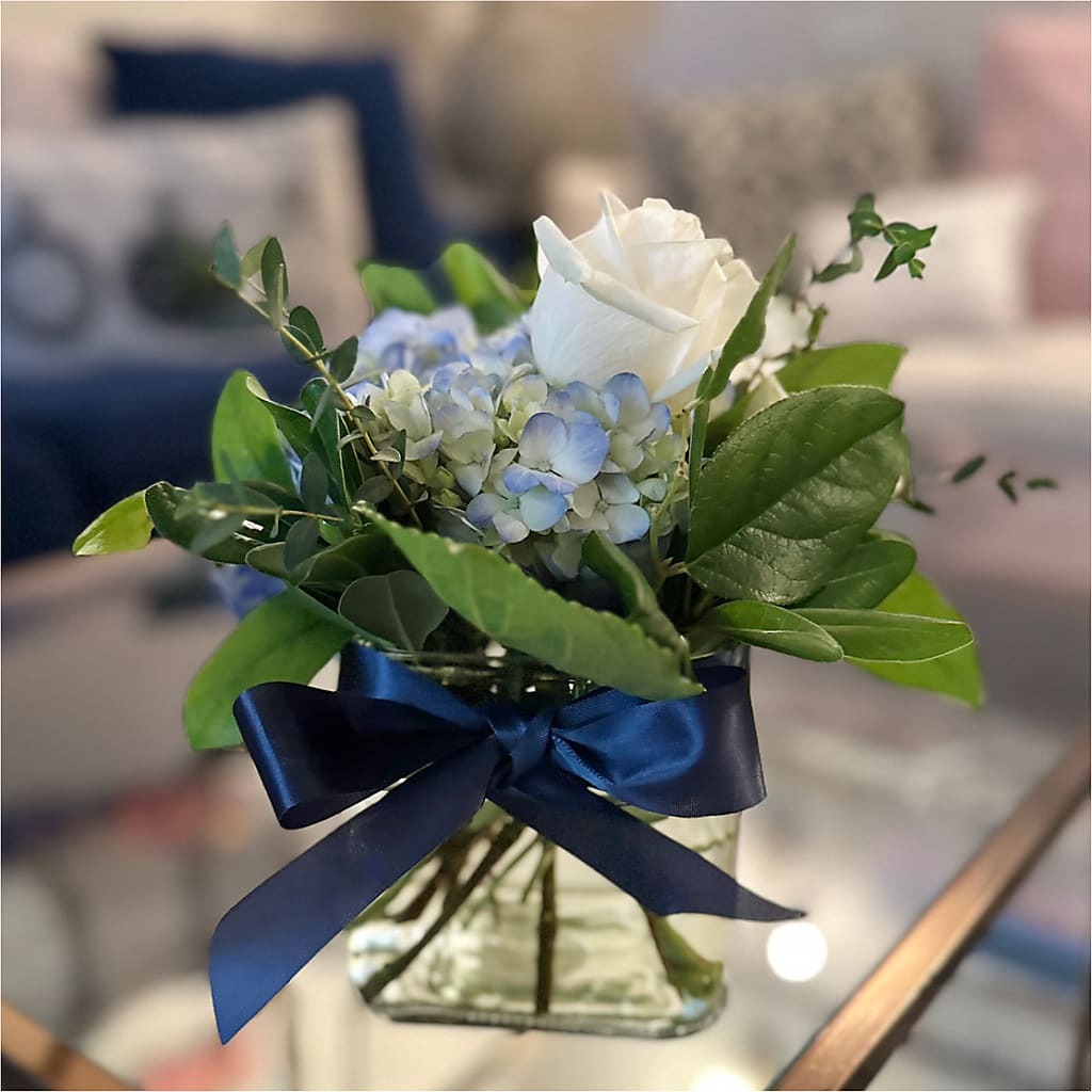 Sky Blue Delight Bouquet – SHINKLES' FLOWER SHOP & GREENHOUSE, Temperance MI
