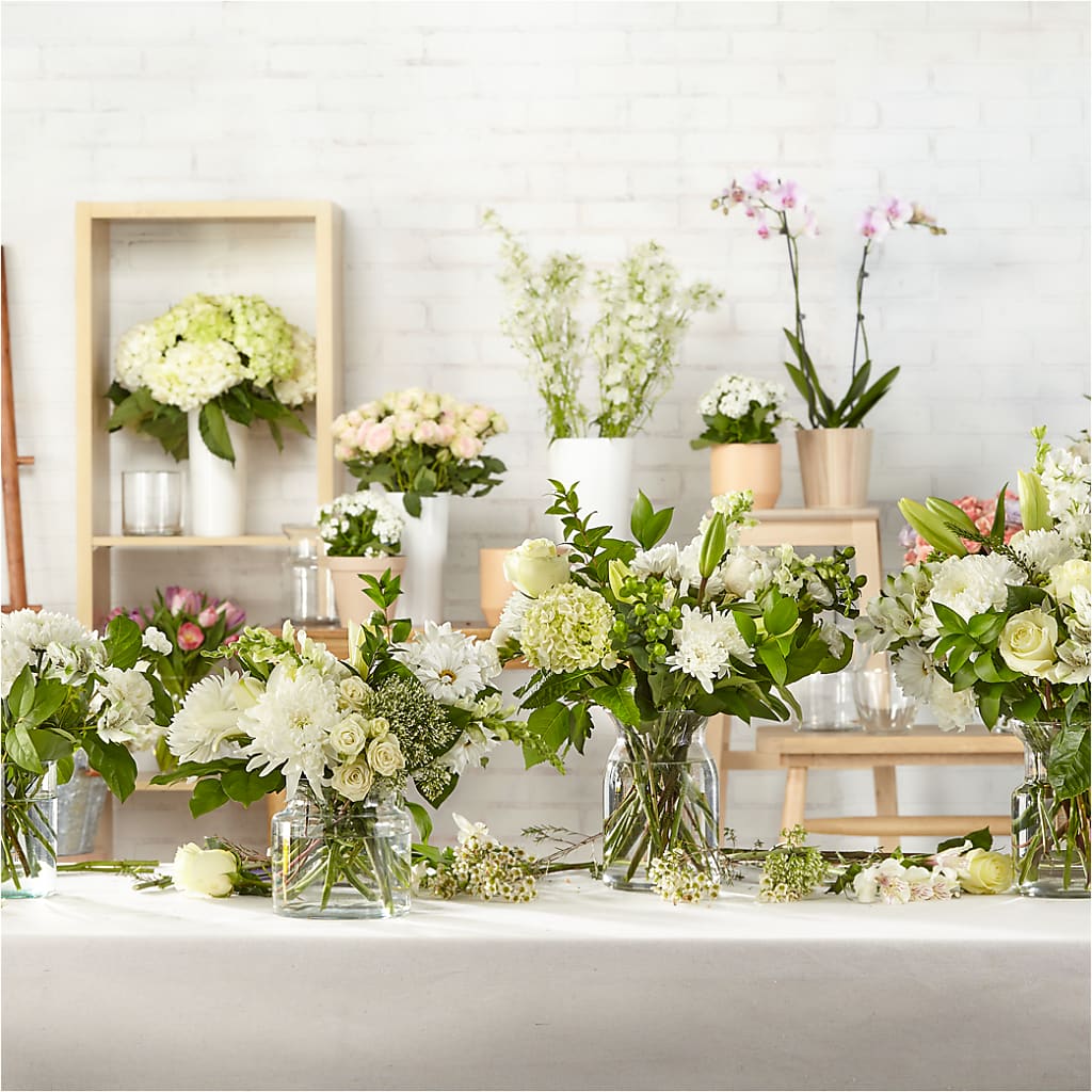 Classic Ivory – A Florist Original – SHINKLES' FLOWER SHOP & GREENHOUSE, Temperance MI