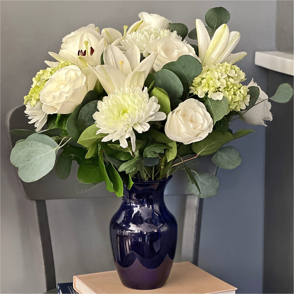 Snowy Dreams Bouquet – SHINKLES' FLOWER SHOP & GREENHOUSE, Temperance MI