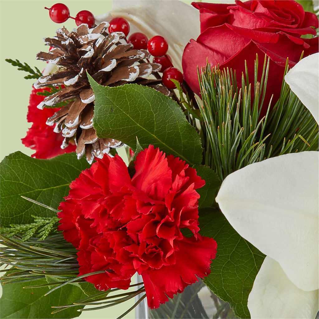 Glistening Icicles Bouquet – SHINKLES' FLOWER SHOP & GREENHOUSE, Temperance MI