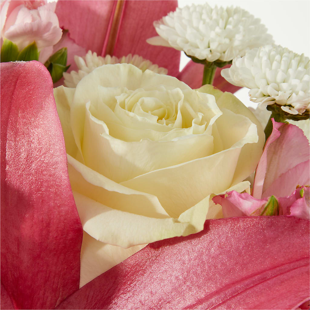 Piece of Cake Bouquet – SHINKLES' FLOWER SHOP & GREENHOUSE, Temperance MI