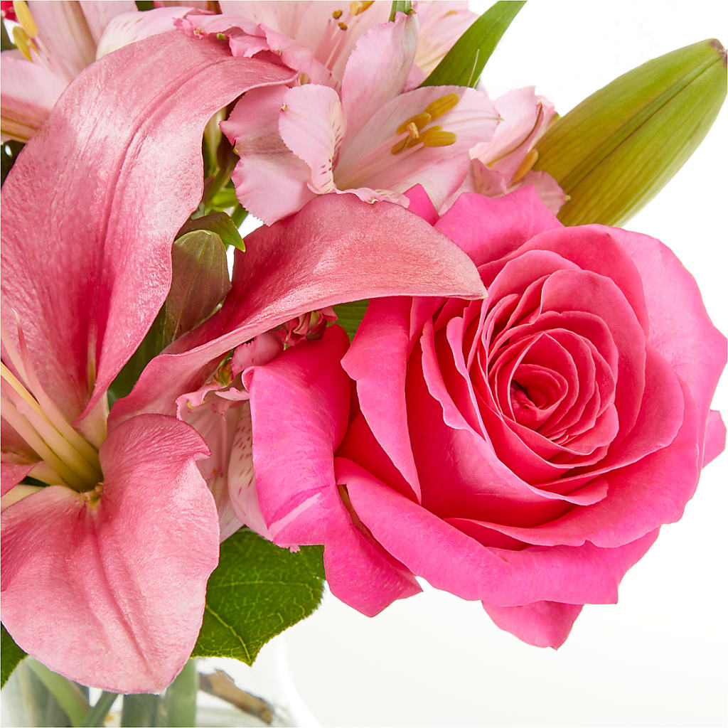 Lots of Love Bouquet – SHINKLES' FLOWER SHOP & GREENHOUSE, Temperance MI